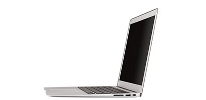 Ordinateur portable pivoté pour montrer l'effet « caché » et le respect de la confidentialité
